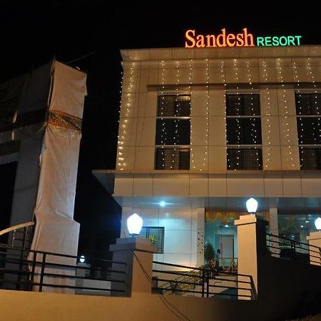 Sandesh Resort Wai ภายนอก รูปภาพ
