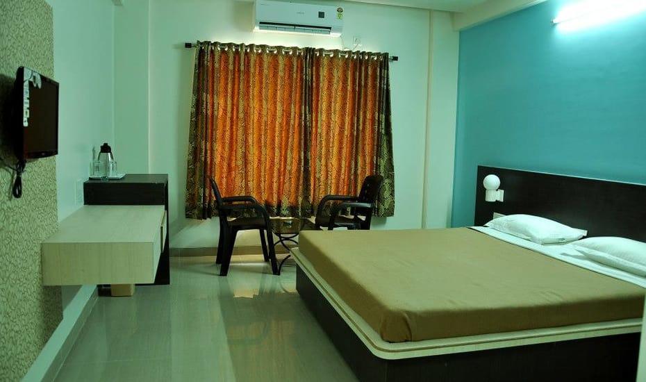 Sandesh Resort Wai ภายนอก รูปภาพ